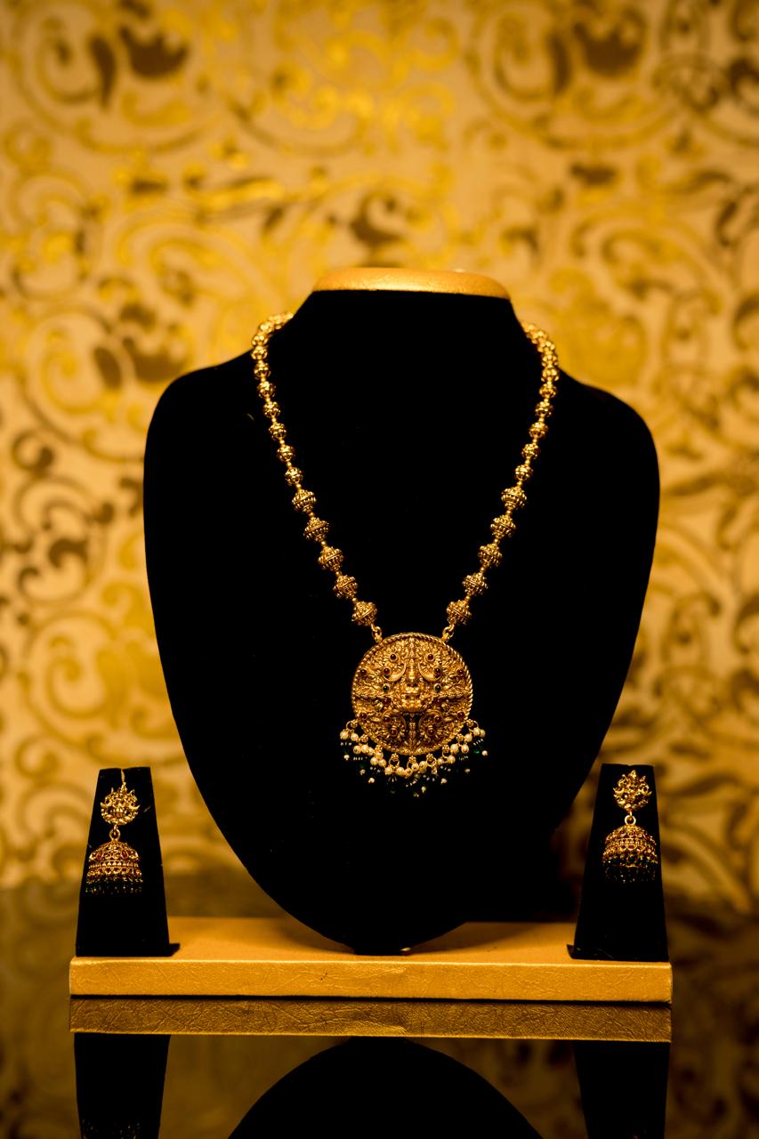 kundan stone short  aaram green color